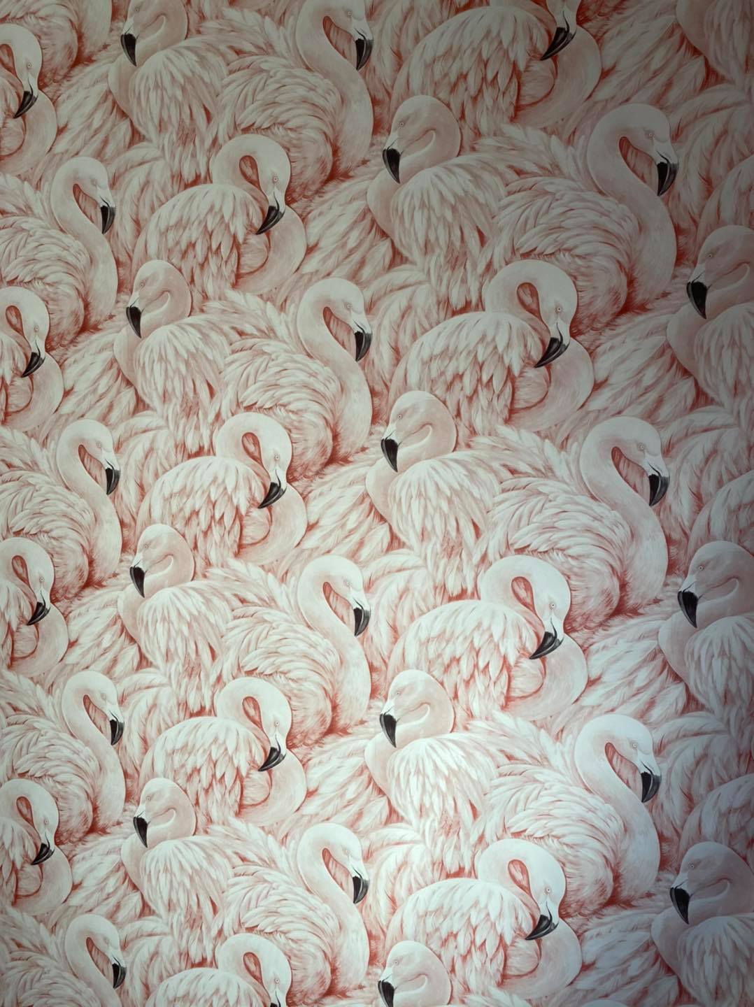 Flamingo-Tapete formatfüllend, das Muster wiederholt sich über die Bahnen.